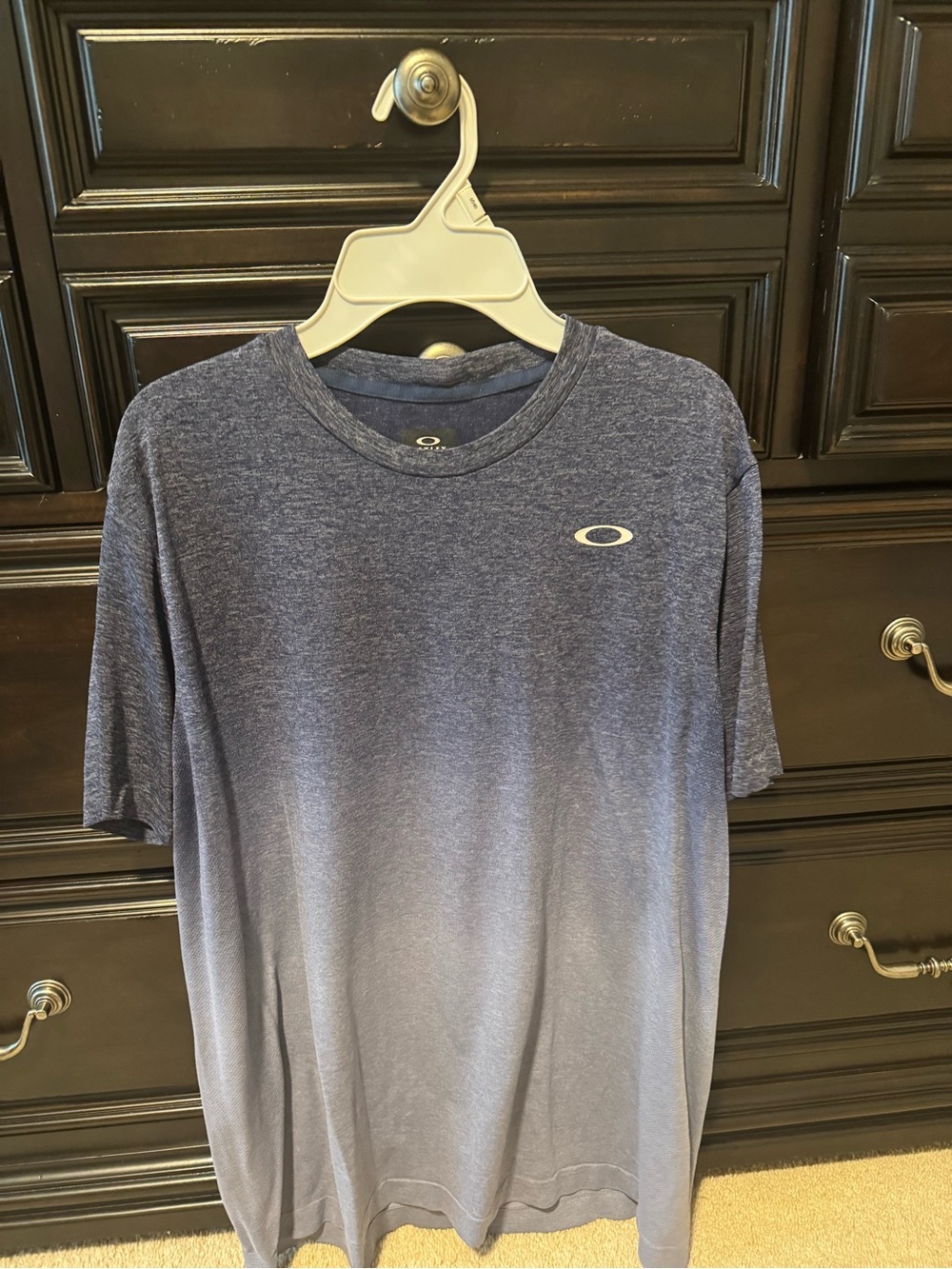 Oakley Men's Navy-to-Light-Blue Ombre Short Sleeve Tee